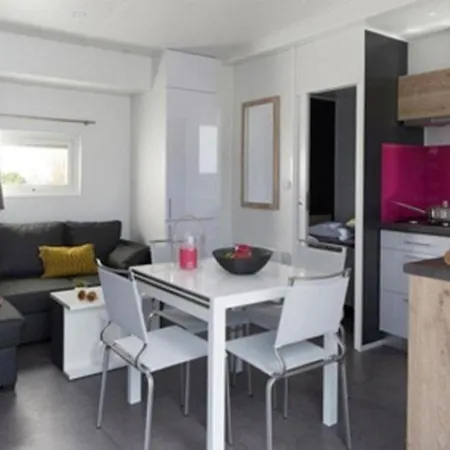Holiday home Nettes In Mit Sauna, Grill Und Whirlpool Wackersdorf